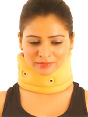 Eyelet Collar